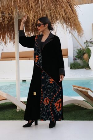 بليزر مخمل طبيعي مطرز