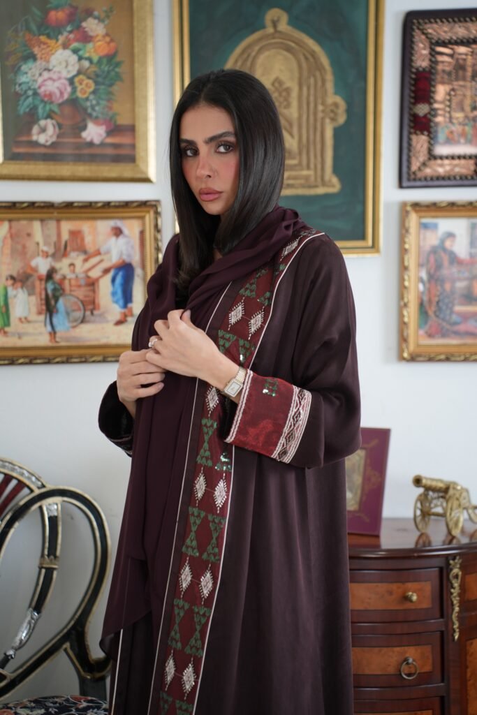 عبايه حرير بيور مع الشك و ترتر